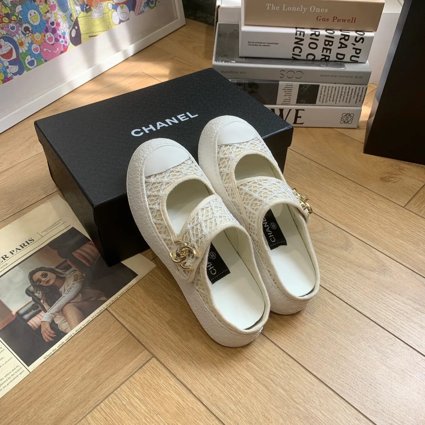 👟👟Ex-factory price 540👟👟 🍀Chanel Chanel 24P Xiaoxiang's latest hot style big-toe shoes, doll shoes, casual sports shoes, white shoes, loafers Xiaoxiang's big-toe shoes this season are cool and cute. The toe and lace surface are eye-catching. The sense of elegance in casual is overwhelming. The classic design with metal round buckle is particularly eye-catching. The flat design is extremely comfortable. Daily matching, a must-have tool for looking cool when going out on the street. Fabric: original customized lace + special materials. Lining: original cloth. Foot pads: sheepskin. Sole: original molded non-slip TPU outsole. Bottom thickness: 3.5CM. Size: 35-41 (customized for 40 and 41) 👉